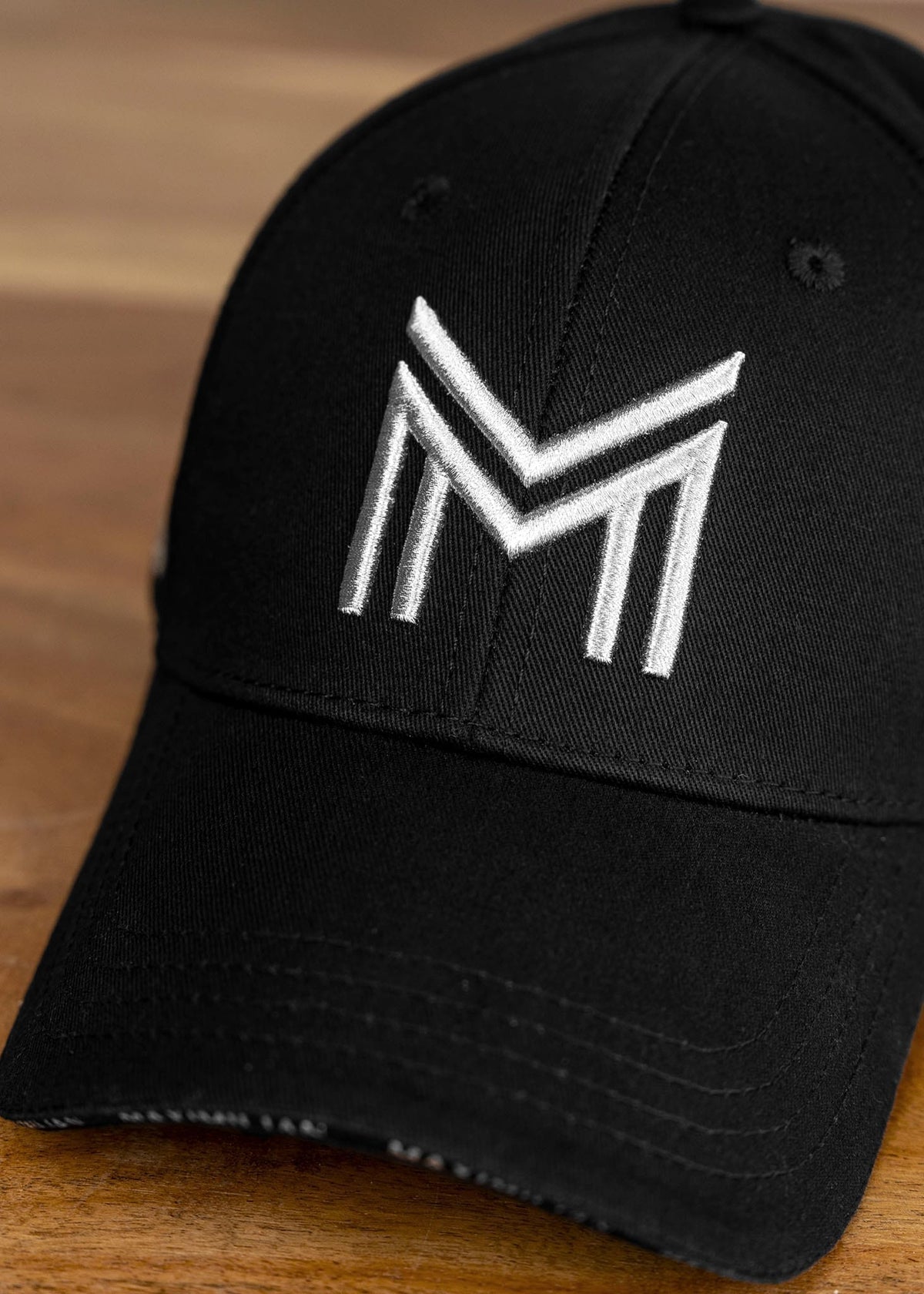 Maximilian Cap - Black/Silver image